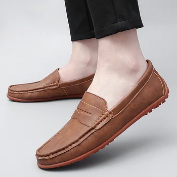 Легкая мужская удобная повседневная обувь 2023 года, Новое поступление, Уличная мужская обувь для ходьбы, Модные мужские мягкие мокасины из натуральной кожи